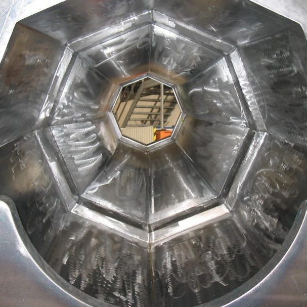 Ornamental centrifuges reinforced concrete formwork for lighting poles